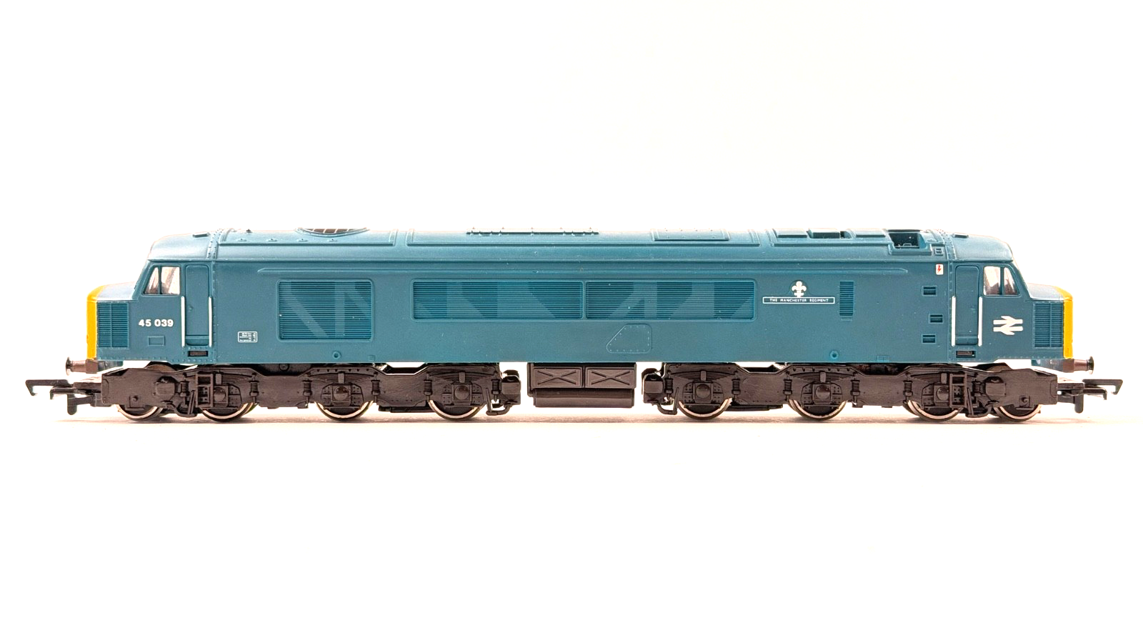 MAINLINE 00 GAUGE - CLASS 45 DIESEL 45039 BR BLUE MANCHESTER REGIMENT UNBOXED