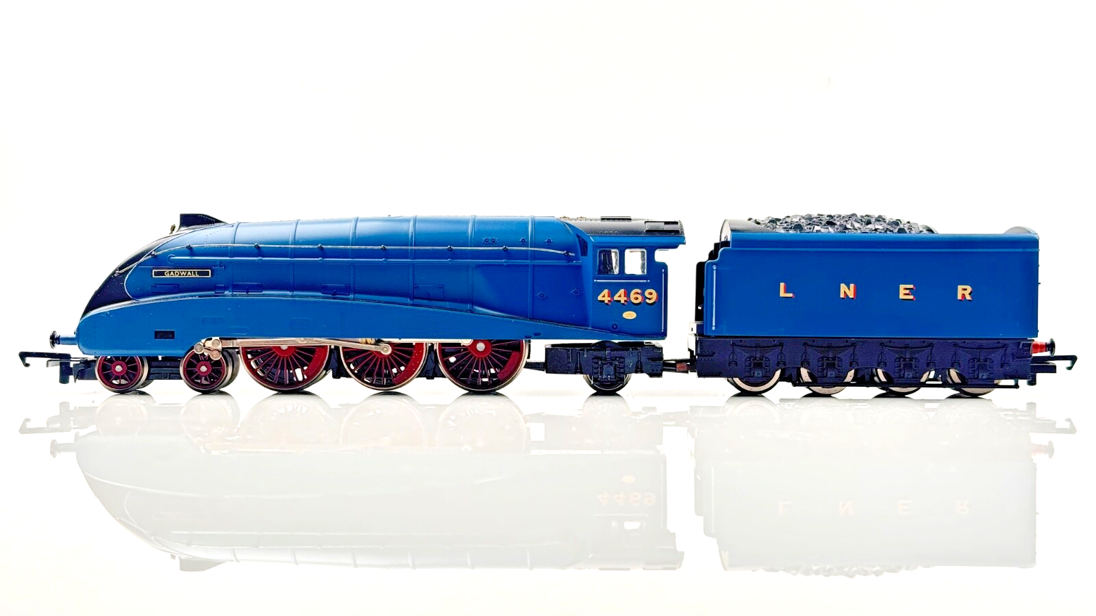 HORNBY 00 GAUGE - R376 - LNER BLUE 4-6-2 CLASS A4 'GADWALL' - LIMITED EDITION