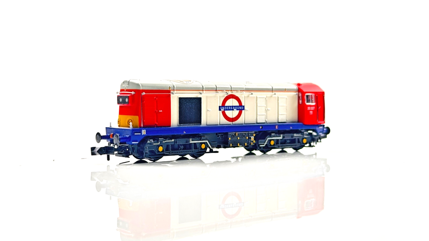GRAHAM FARISH N GAUGE - 371-036 - CLASS 20 20227 LONDON UNDERGROUND TUBE - BOXED