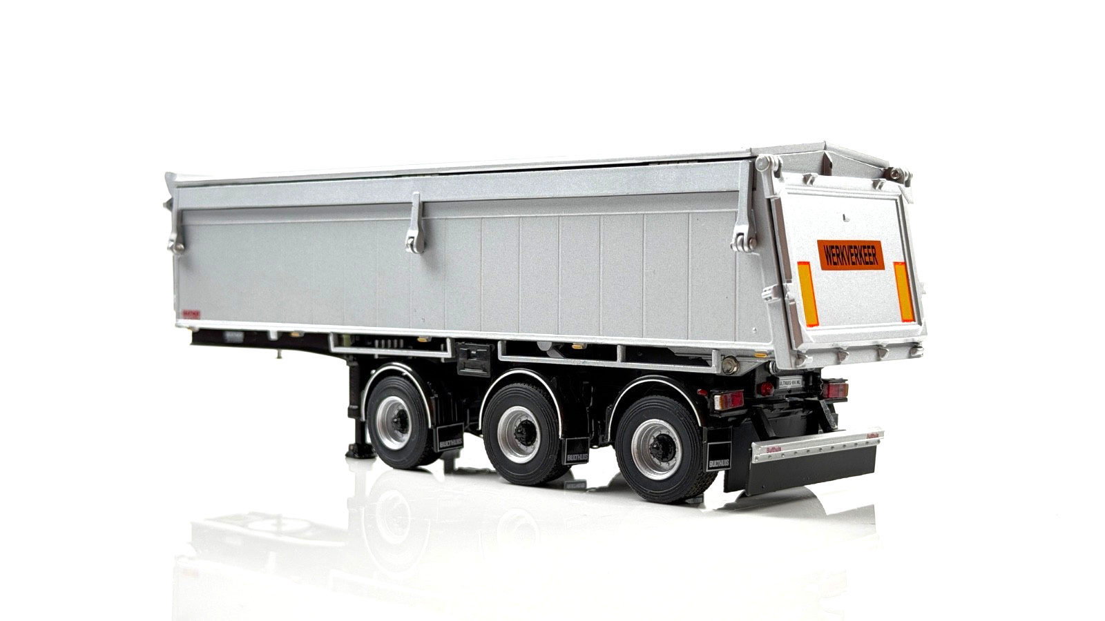 WSI 1/50 SCALE - 03-1003 - 3 AXLE ASPHALT TIPPER TRUCK SILVER BOXED