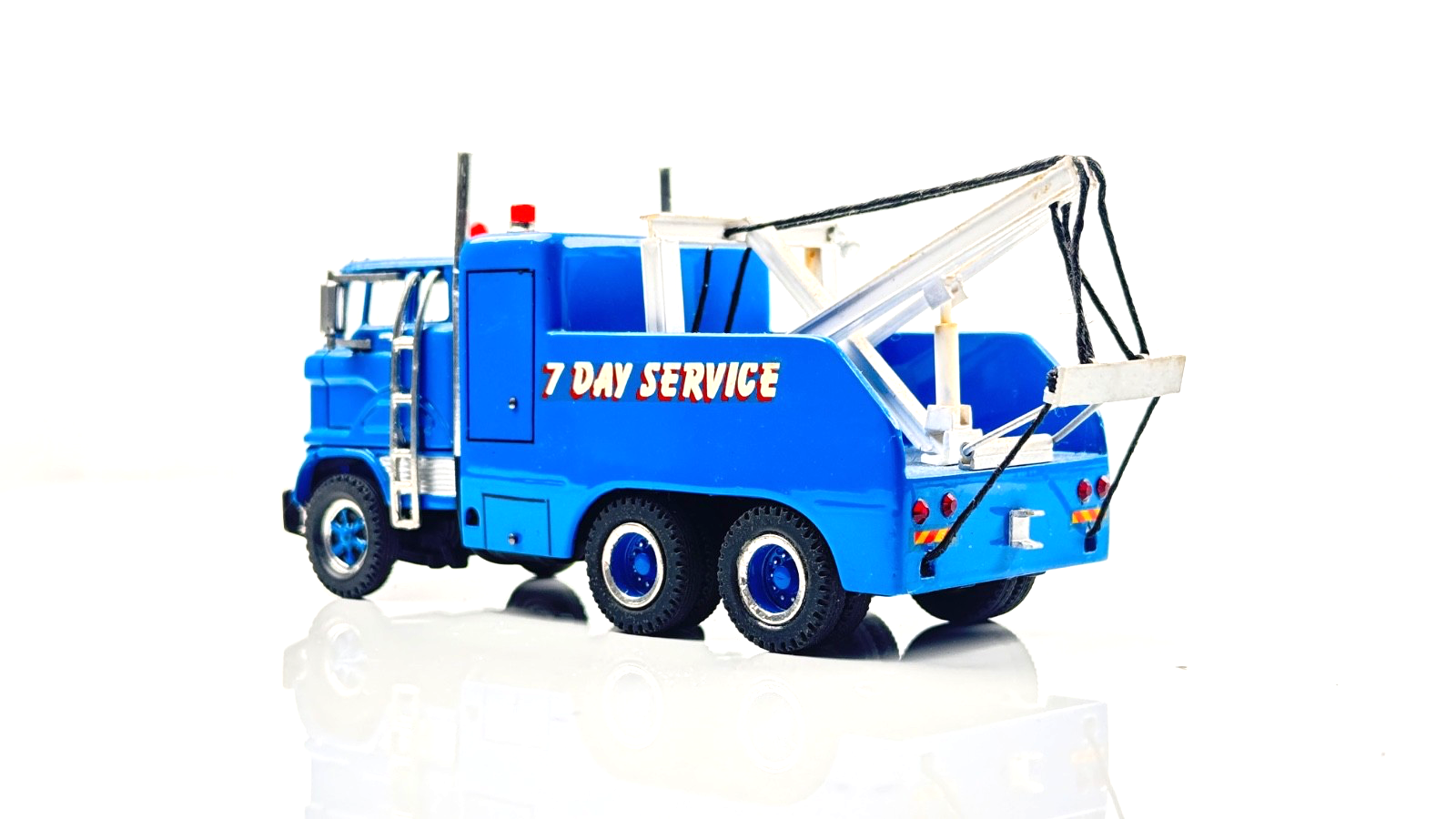 CORGI TOYS REFINISHED 7 DAY SERVICE FORD BREAKDOWN WRECKER CODE 3 UNIQUE EXAMPLE