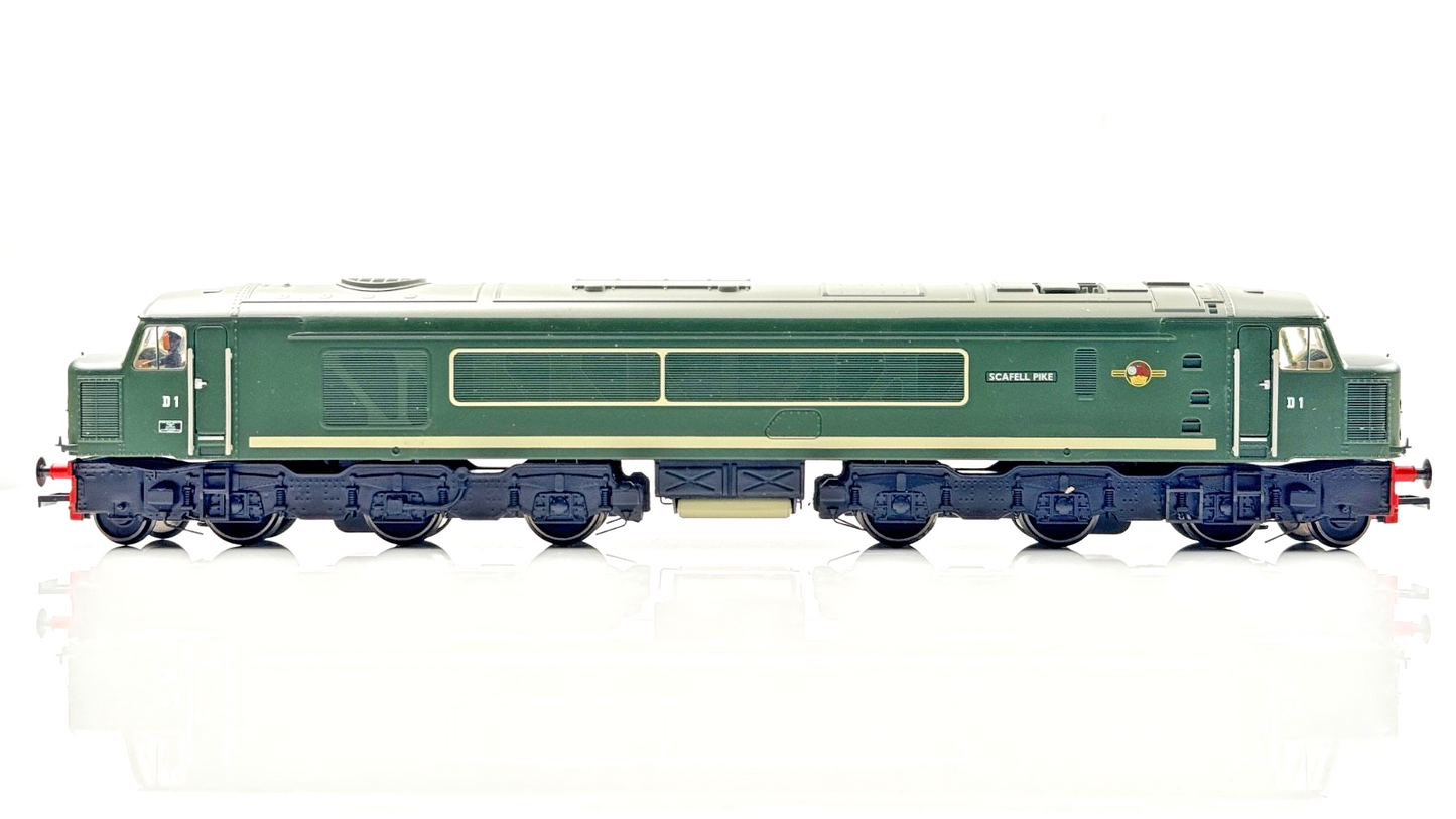 BACHMANN 00 GAUGE - 32-650 - CLASS 44 DIESEL D1 SCAFELL PIKE BR GREEN - BOXED