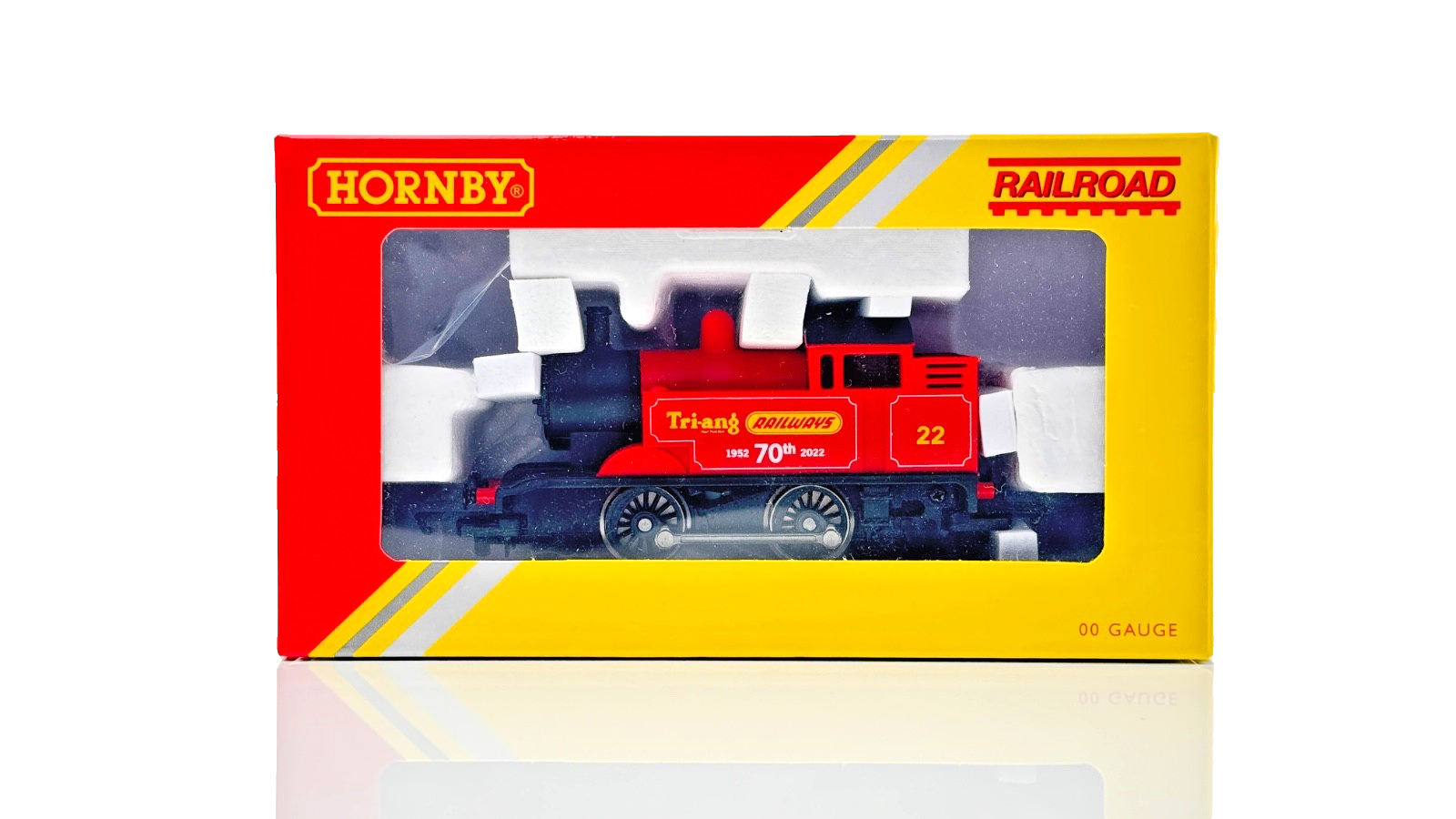 HORNBY 00 GAUGE - R30202 - TRIANG RAILWAYS 70TH ANNIVERSARY 0-4-0 ENGINE - NEW