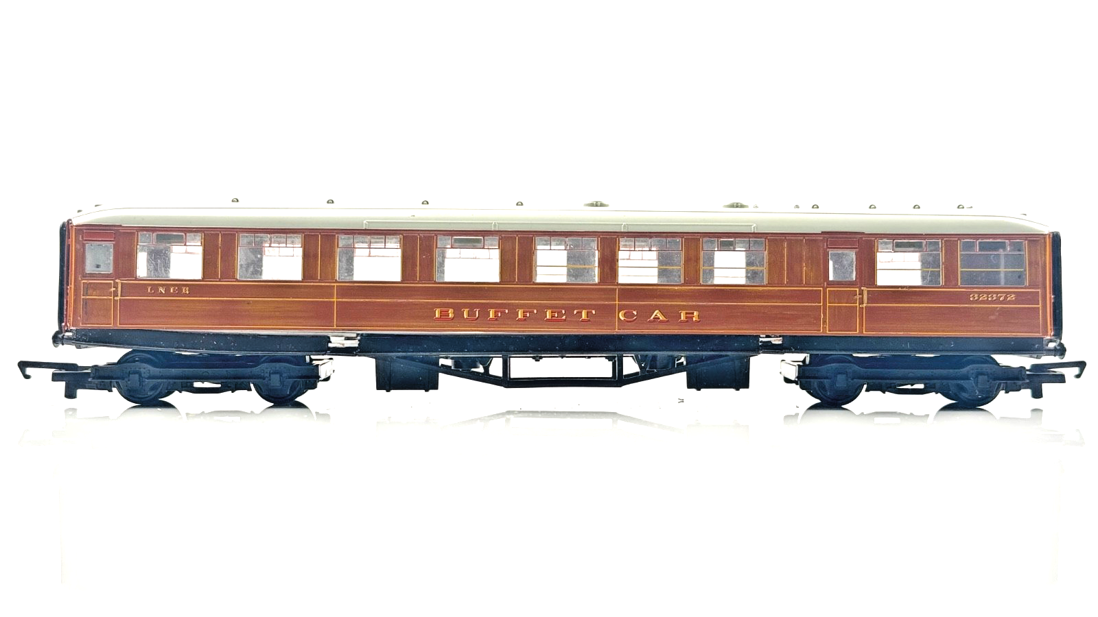 HORNBY 00 GAUGE - REFINISHED LNER TEAK GRESLEY BUFFET CAR 32372 - UNBOXED