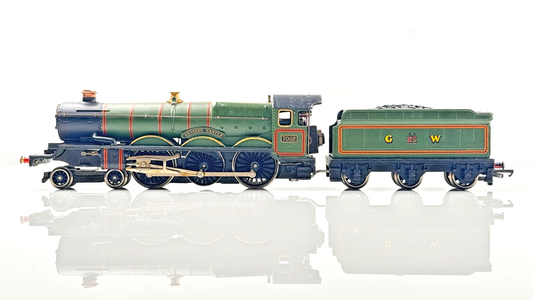 WRENN 00 GAUGE - W2222 - GWR GREEN 4-6-0 'DEVIZES CASTLE' 7002 - BOXED