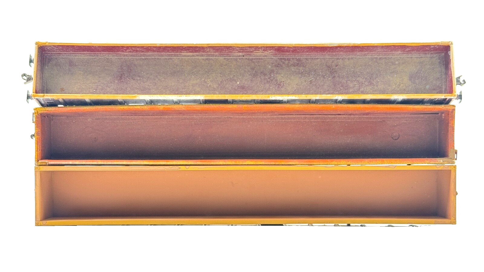 KIT BUILT 00 GAUGE - RAKE OF 3 EWS MAROON/GOLD MBA/MCA OPEN BOX WAGONS UNBOXED