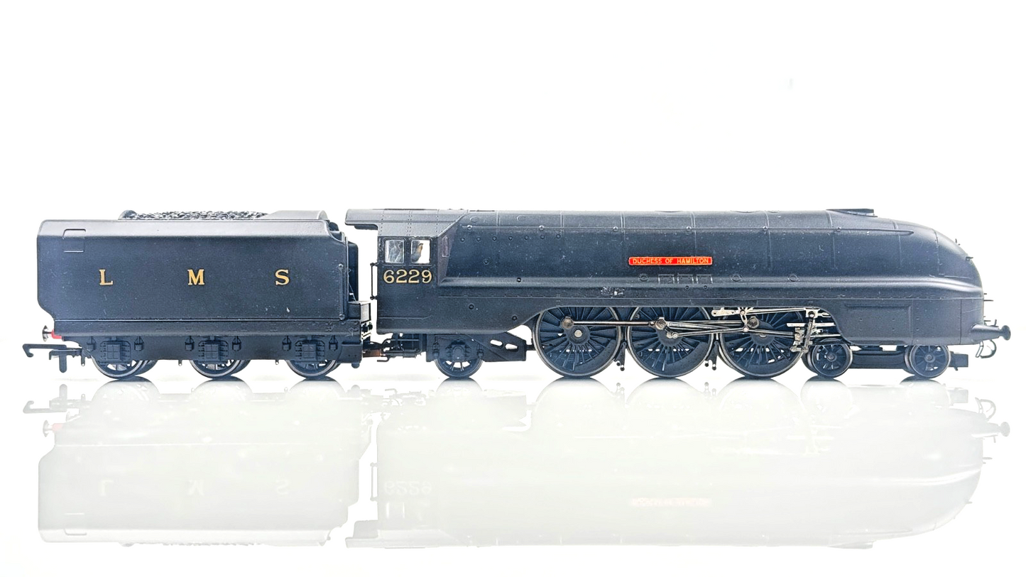 HORNBY 00 GAUGE - LMS BLACK 4-6-2 CORONATION 'DUCHESS OF HAMILTON' 6229 - NQP