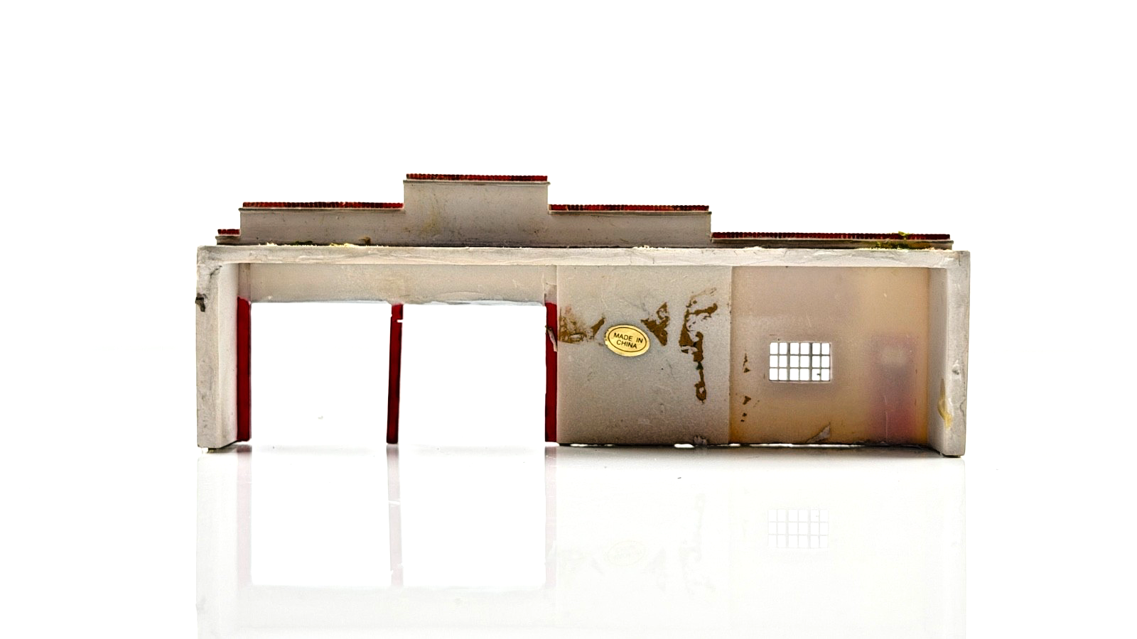 BACHMANN SCENECRAFT 00 GAUGE - 44-226 - LOW RELIEF MILK DEPOT - UNBOXED