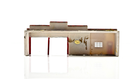 BACHMANN SCENECRAFT 00 GAUGE - 44-226 - LOW RELIEF MILK DEPOT - UNBOXED