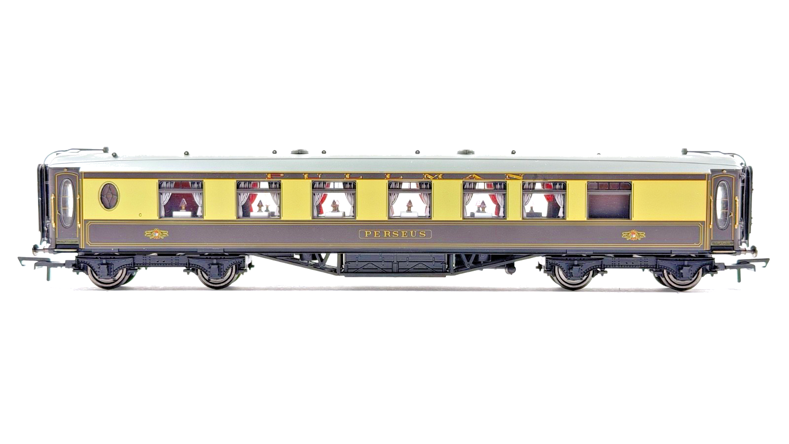 HORNBY 00 GAUGE - R3300 - SIR WINSTON CHURCHILL'S FUNERAL TRAIN PACK LTD EDITION