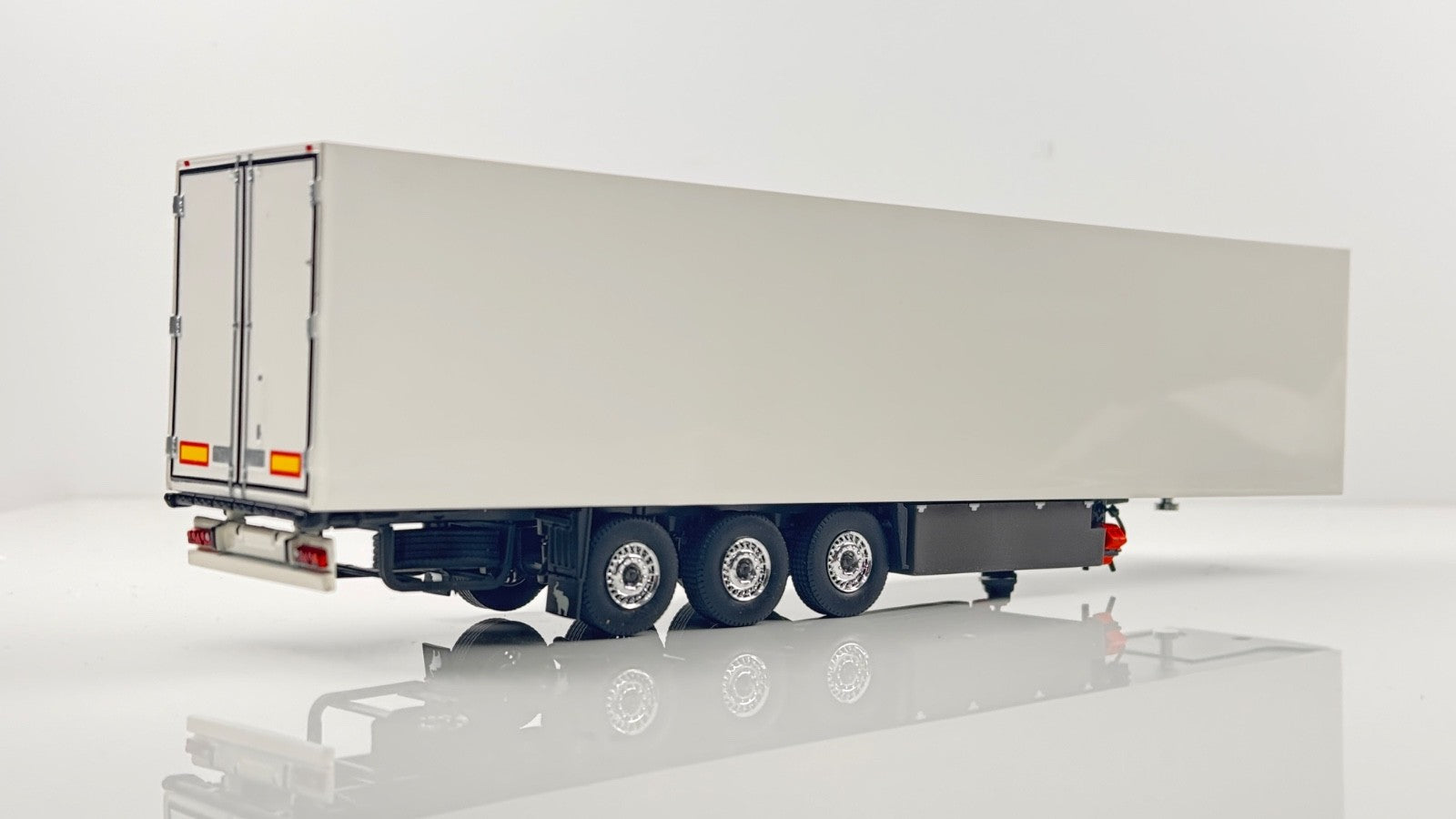 TEKNO 1/50 SCALE - 70277 - REEFER TRAILER SCHMITZ CARGO BULL PLAIN WHITE - BOXED