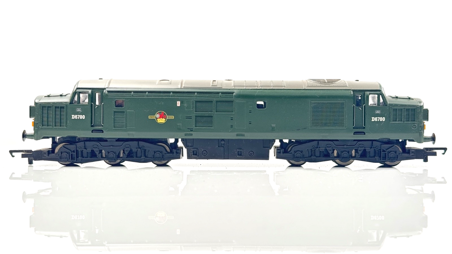 HORNBY 00 GAUGE - R2471A - CLASS 37 DIESEL BR GREEN D6700 - UNBOXED