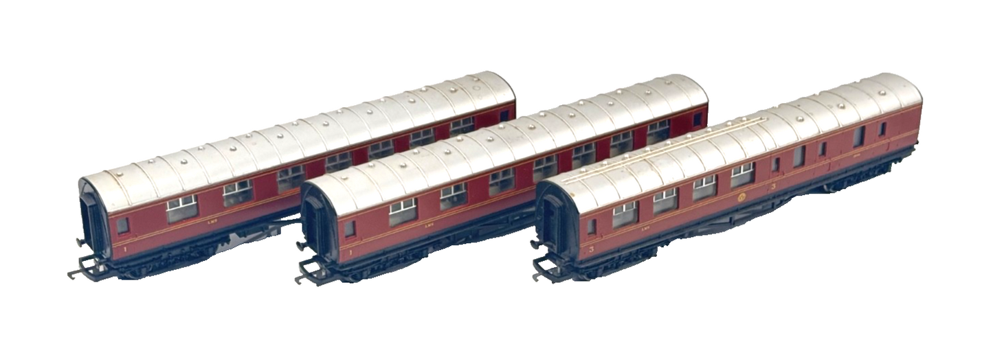 HORNBY 00 GAUGE - R433/R434 - LMS 57' STANIER MAROON COMPOSITE & BRAKE COACHES