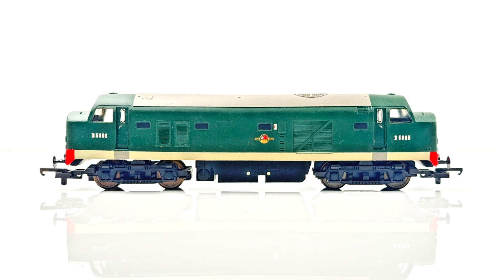 LIMA/SILVER FOX 00 GAUGE - CLASS 23 DIESEL BABY DELTIC BR GREEN D5905 - BOXED