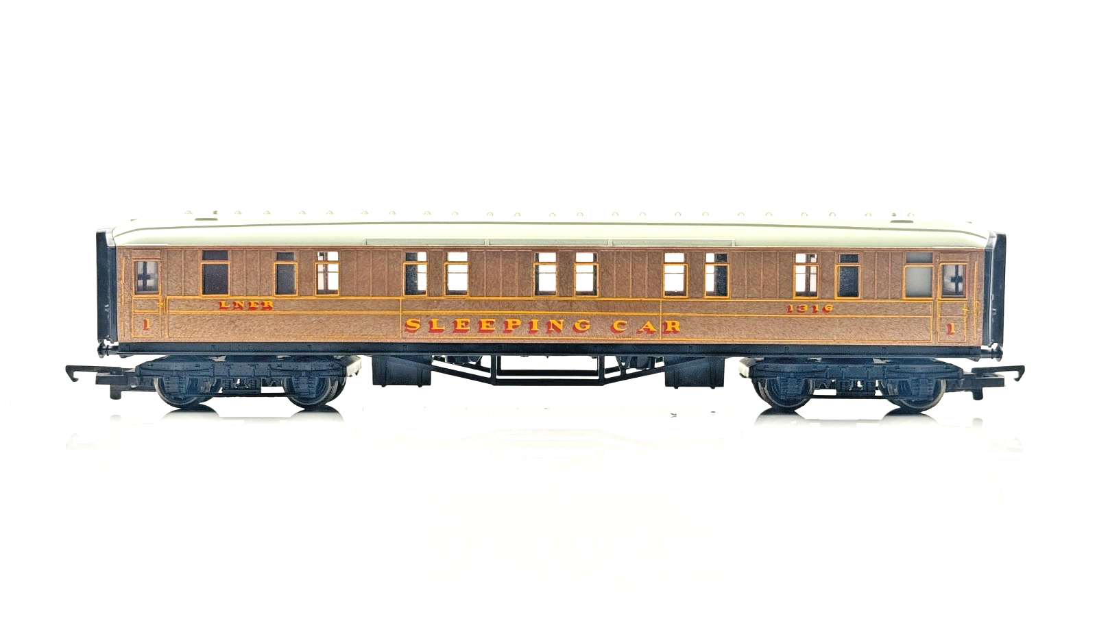 HORNBY 00 GAUGE - LNER TEAK GRESLEY PASSENGER COACHES ASSORTED X 3 - UNBOXED #2