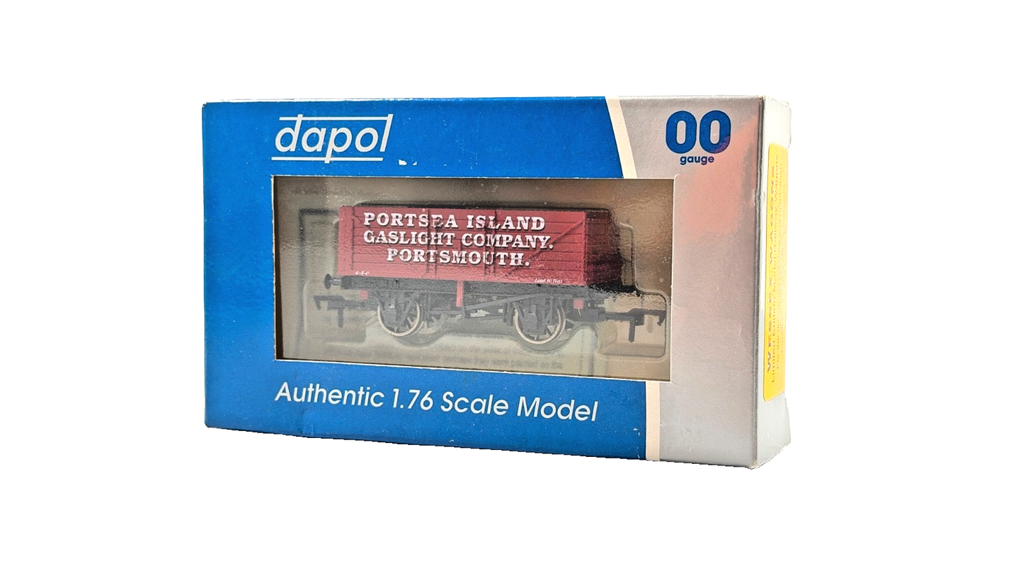 DAPOL 00 GAUGE - PORTSEA ISLAND GASLIGHT CO PORTSMOUTH WAGON (LIMITED EDITION)