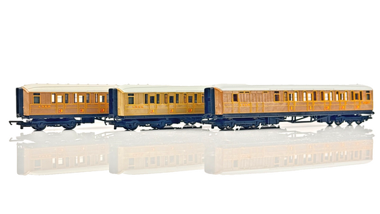 HORNBY 00 GAUGE - LNER TEAK GRESLEY PASSENGER COACHES ASSORTED X 3 - UNBOXED