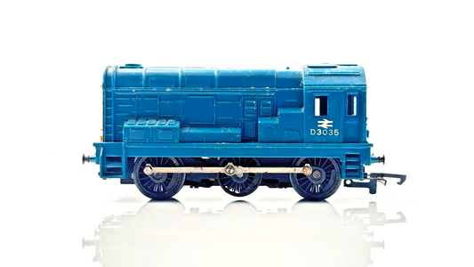 TRIANG 00 GAUGE - CLASS 08 DIESEL SHUNTER BR BLUE D3035 - FAIR UNBOXED RUNNER