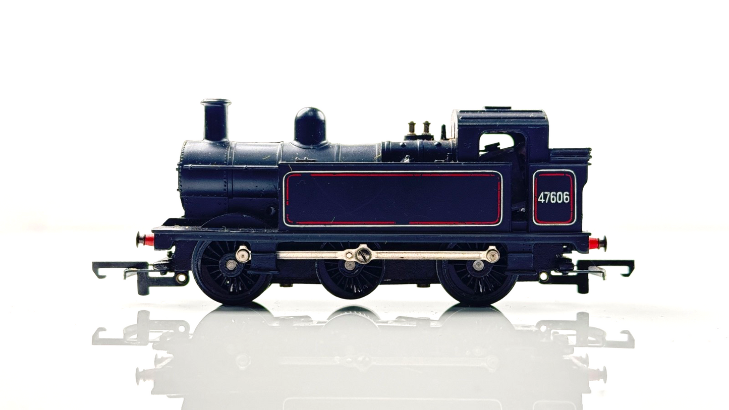 TRIANG 00 GAUGE - BR BLACK 0-6-0 CLASS 3F JINTY LOCOMOTIVE 47606 - UNBOXED