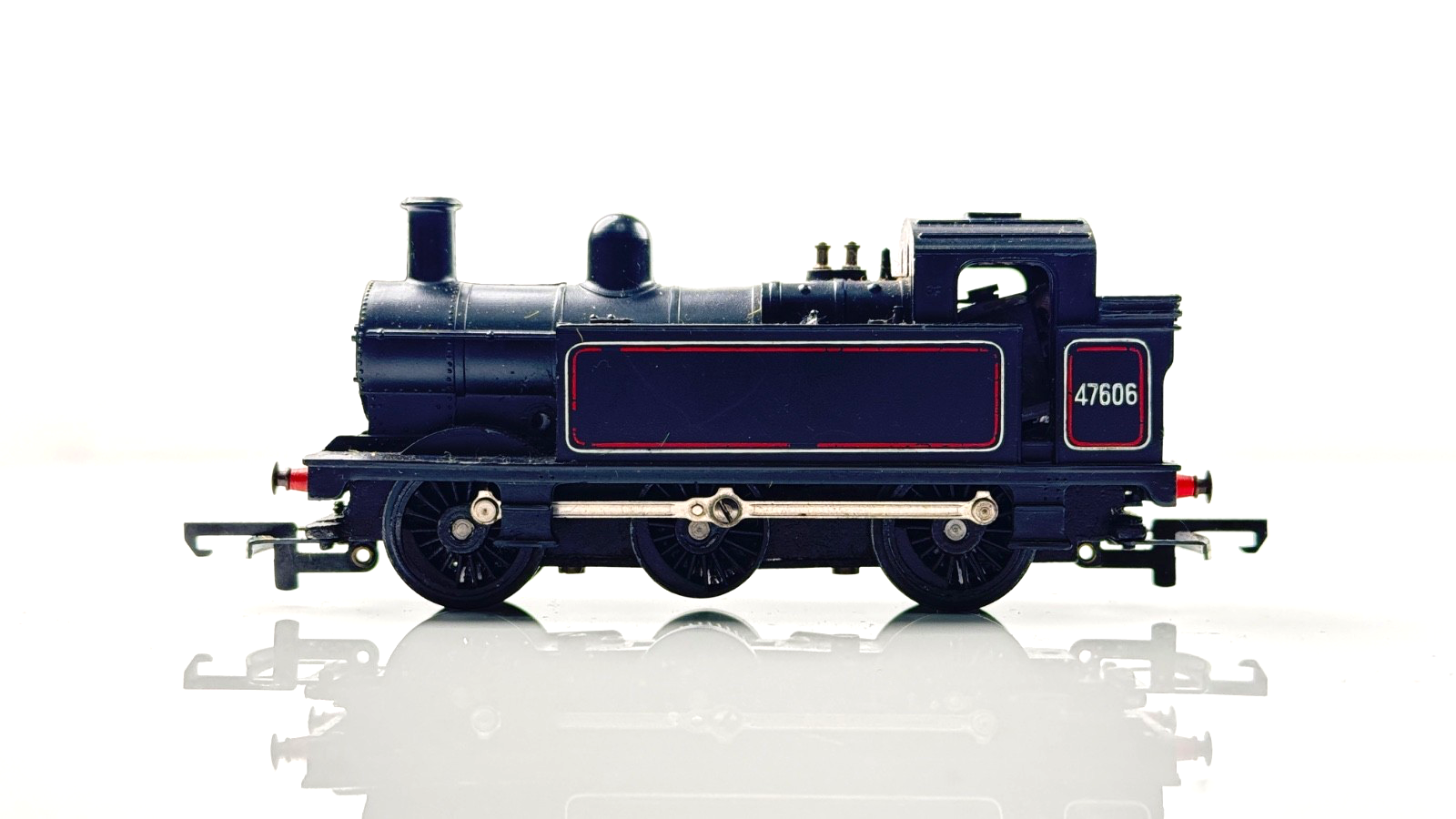 TRIANG 00 GAUGE - BR BLACK 0-6-0 CLASS 3F JINTY LOCOMOTIVE 47606 - UNBOXED