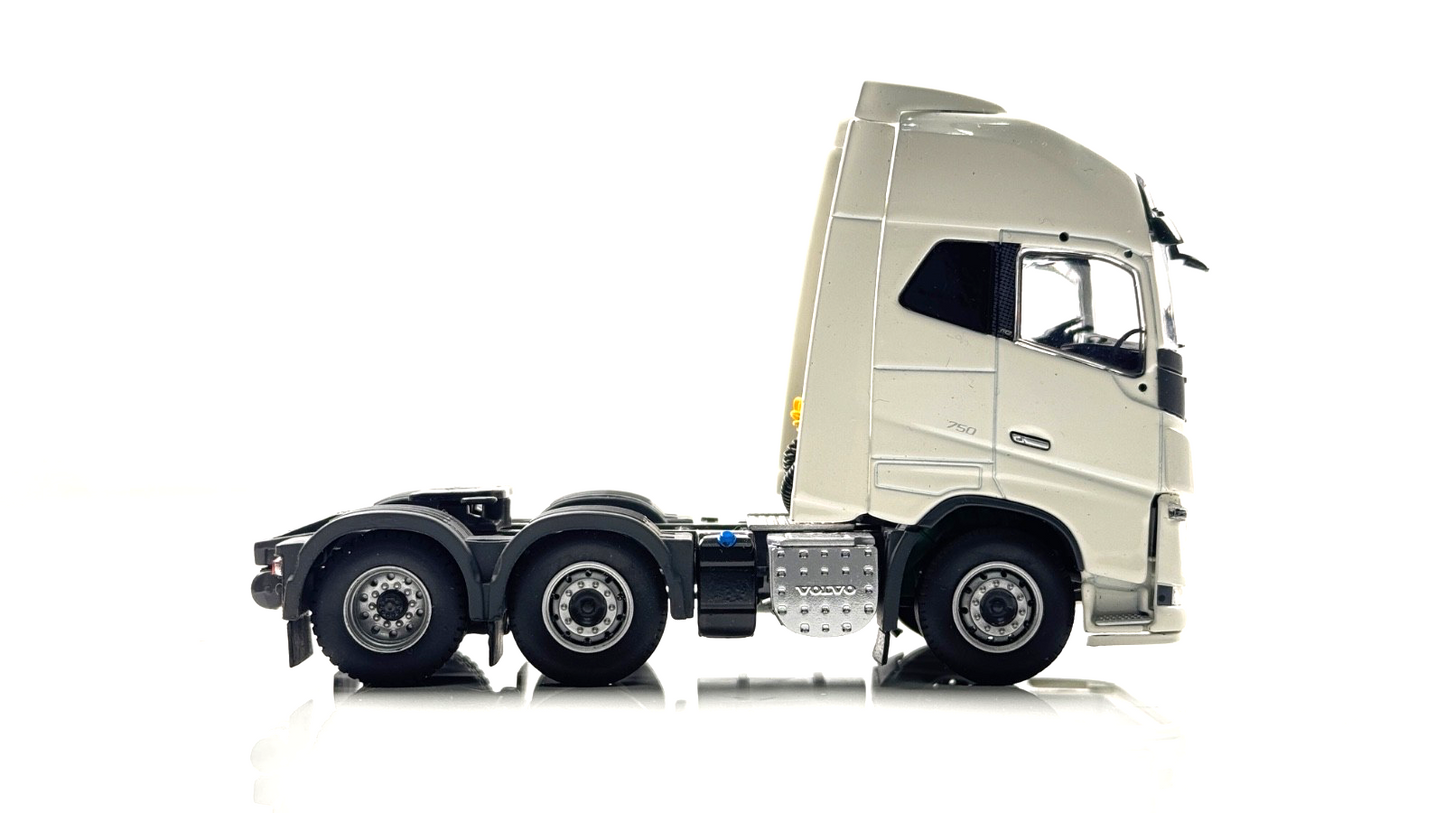 TEKNO 1/50 SCALE - 63117 - VOLVO FH16 GLOBE 6X2 WHITE TRACTOR CAB UNIT  - BOXED