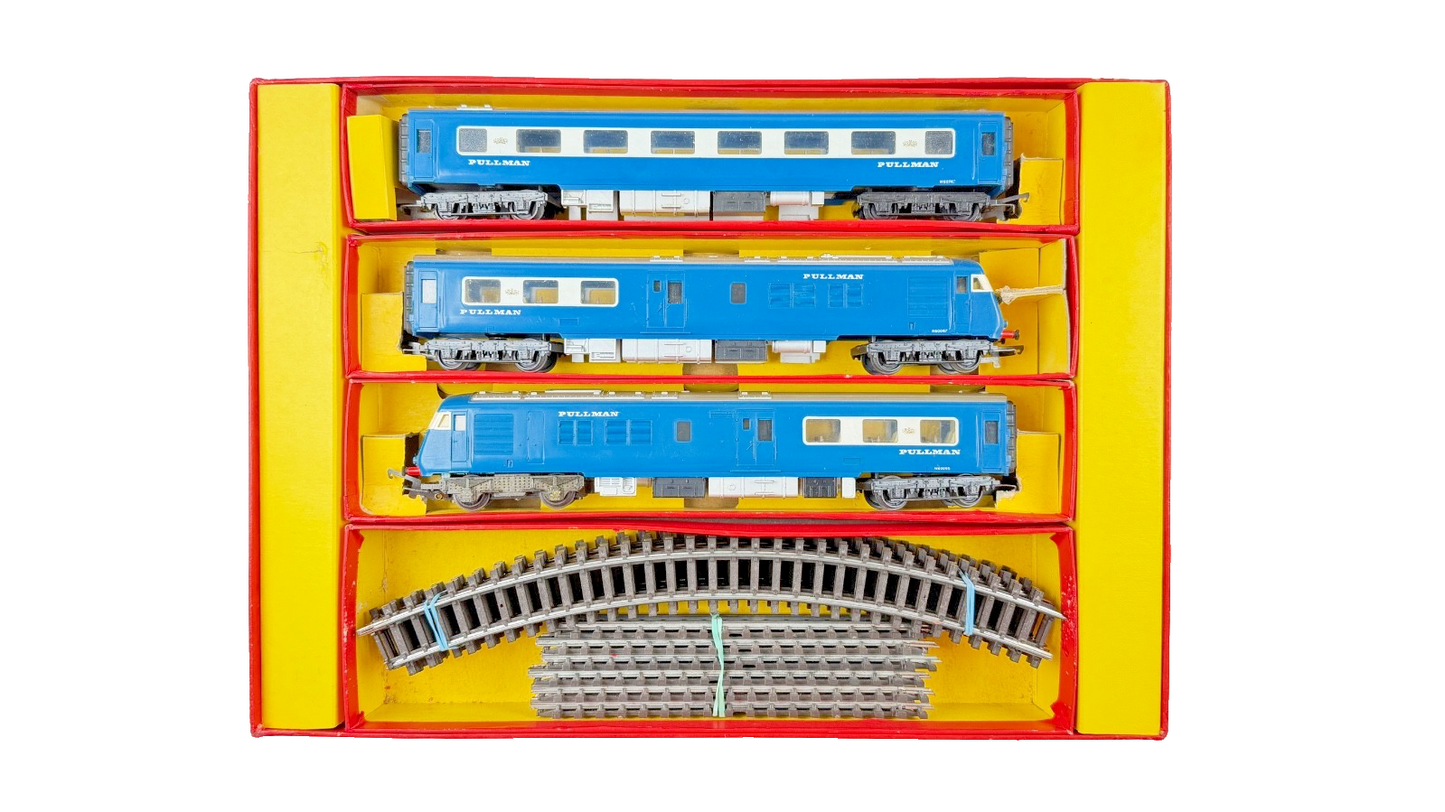 TRIANG HORNBY 00 GAUGE - RS.52 - BLUE PULLMAN 3 CAR LOCOMOTIVE & TRACK PACK 2