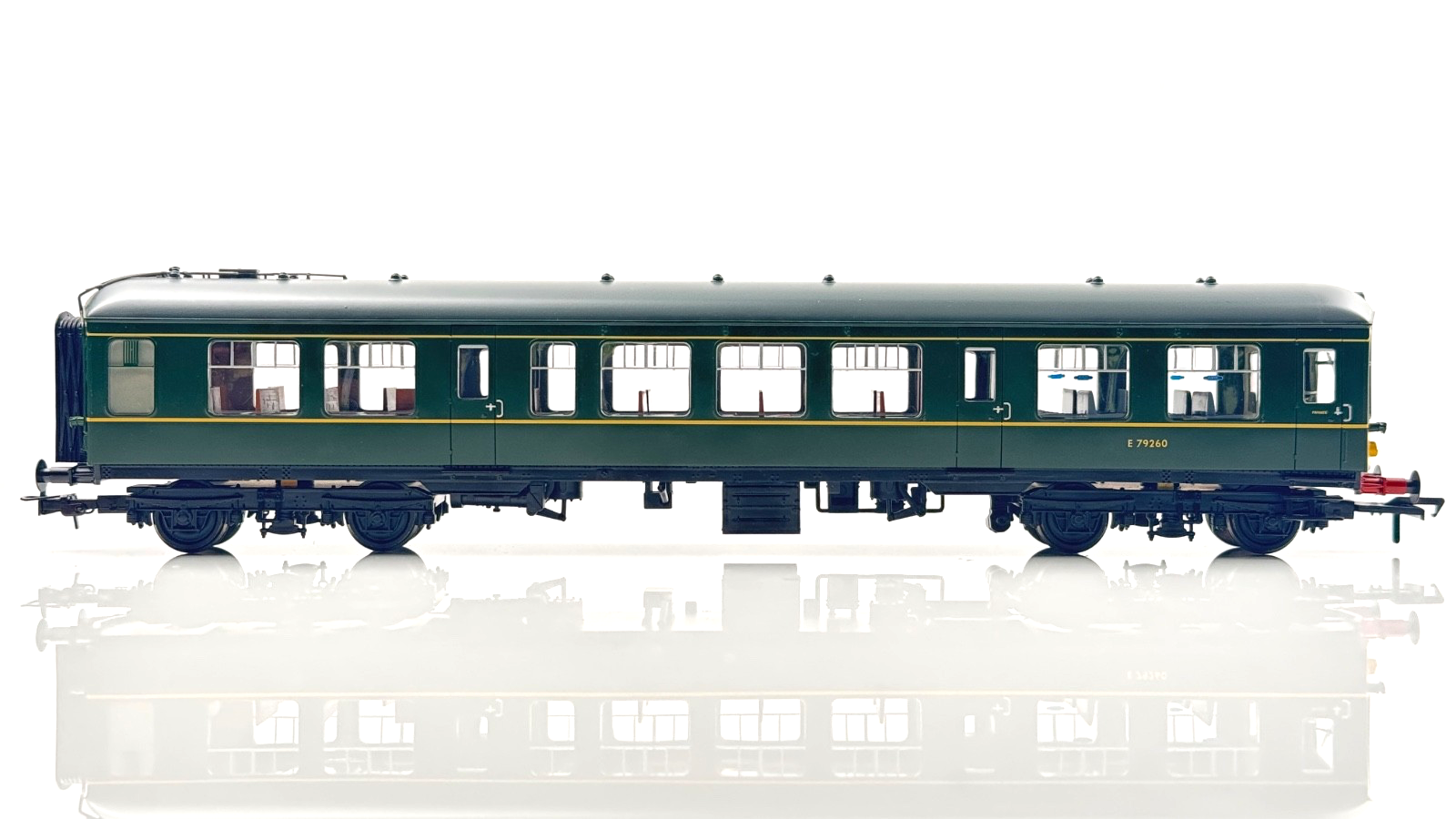 BACHMANN 00 GAUGE - 32-515 - DERBY LIGHTWEIGHT TWO CAR DMU BR GREEN YELLOW W/P