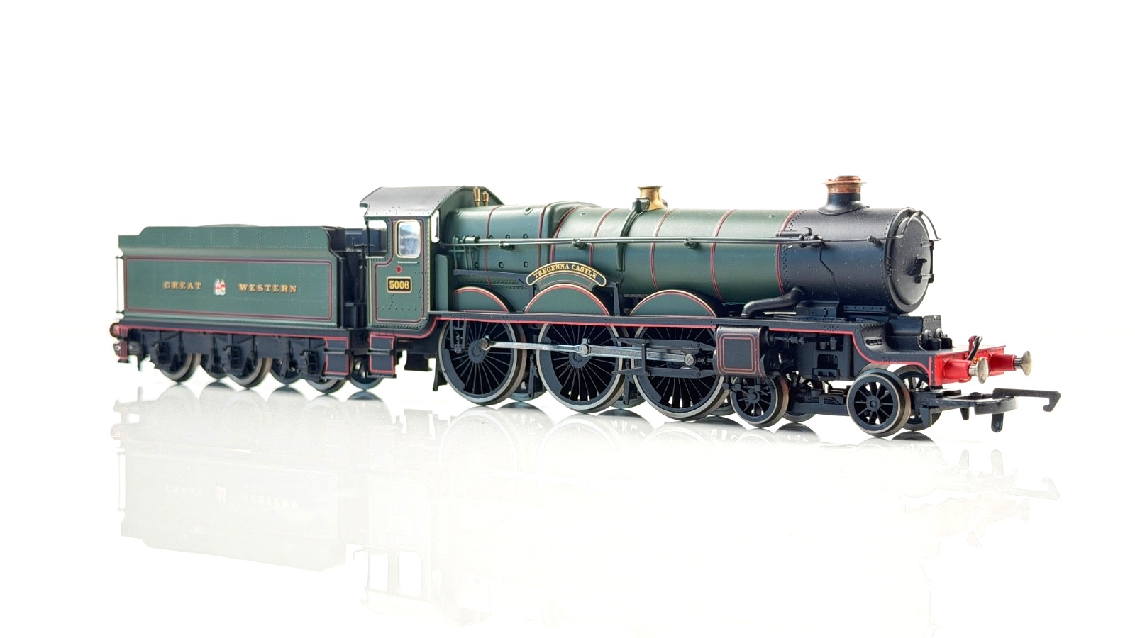 HORNBY 00 GAUGE - R2600M - CHELTENHAM FLYER GWR TREGENNA CASTLE & COACHES PACK 1