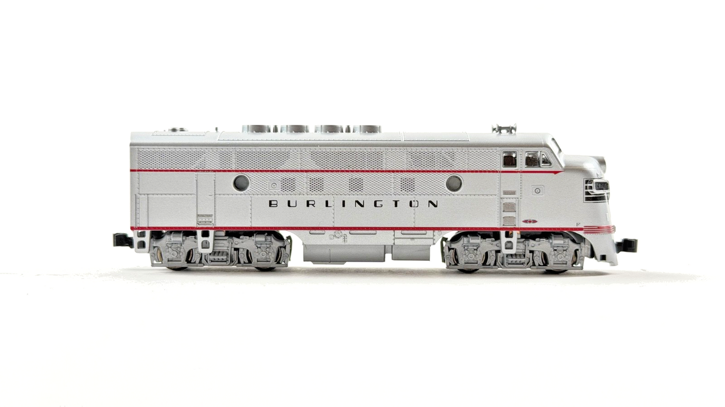 KATO N GAUGE - BURLINGTON SILVER F3A MOTORISED DIESEL UNIT ONLY BOXED