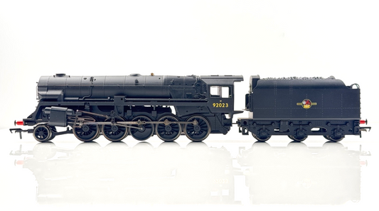 HORNBY 00 GAUGE - R3274 - BR LATE CLASS 9F CROSTI BOILER LOCOMOTIVE 92023 BOXED