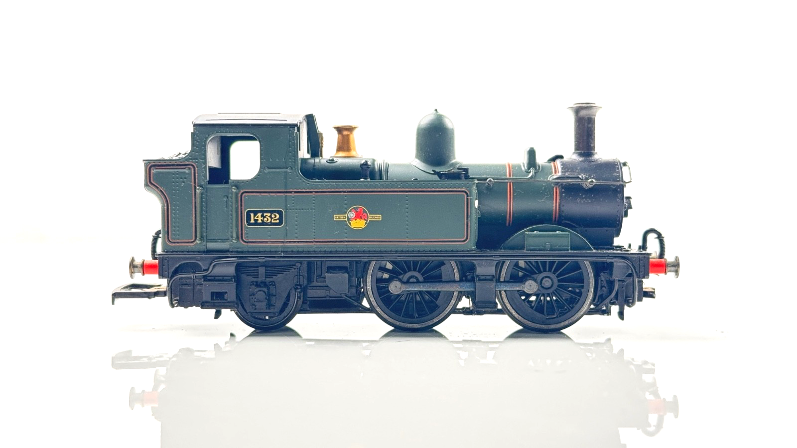 HORNBY 00 GAUGE - R2173 - BR GREEN 0-4-2 CLASS 14XX 1432 TANK NON RUNNER UNBOXED