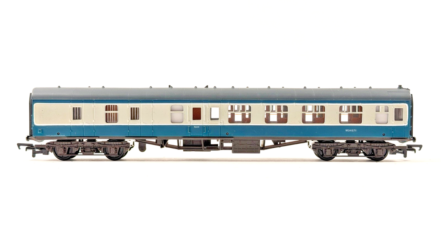 MAINLINE 00 GAUGE - RAKE OF 2 BR BLUE GREY MK1 PASSENGER COACHES UNBOXED