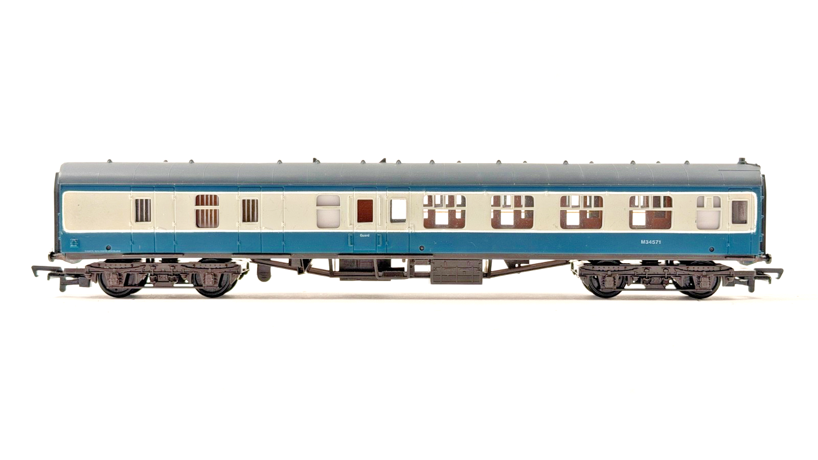 MAINLINE 00 GAUGE - RAKE OF 2 BR BLUE GREY MK1 PASSENGER COACHES UNBOXED