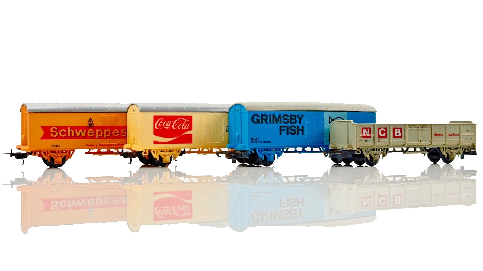 LIMA HO/00 SCALE - RAKE OF 4 SCHWEPPES COCA COLA GRIMSBY FISH NCB WAGONS UNBOXED