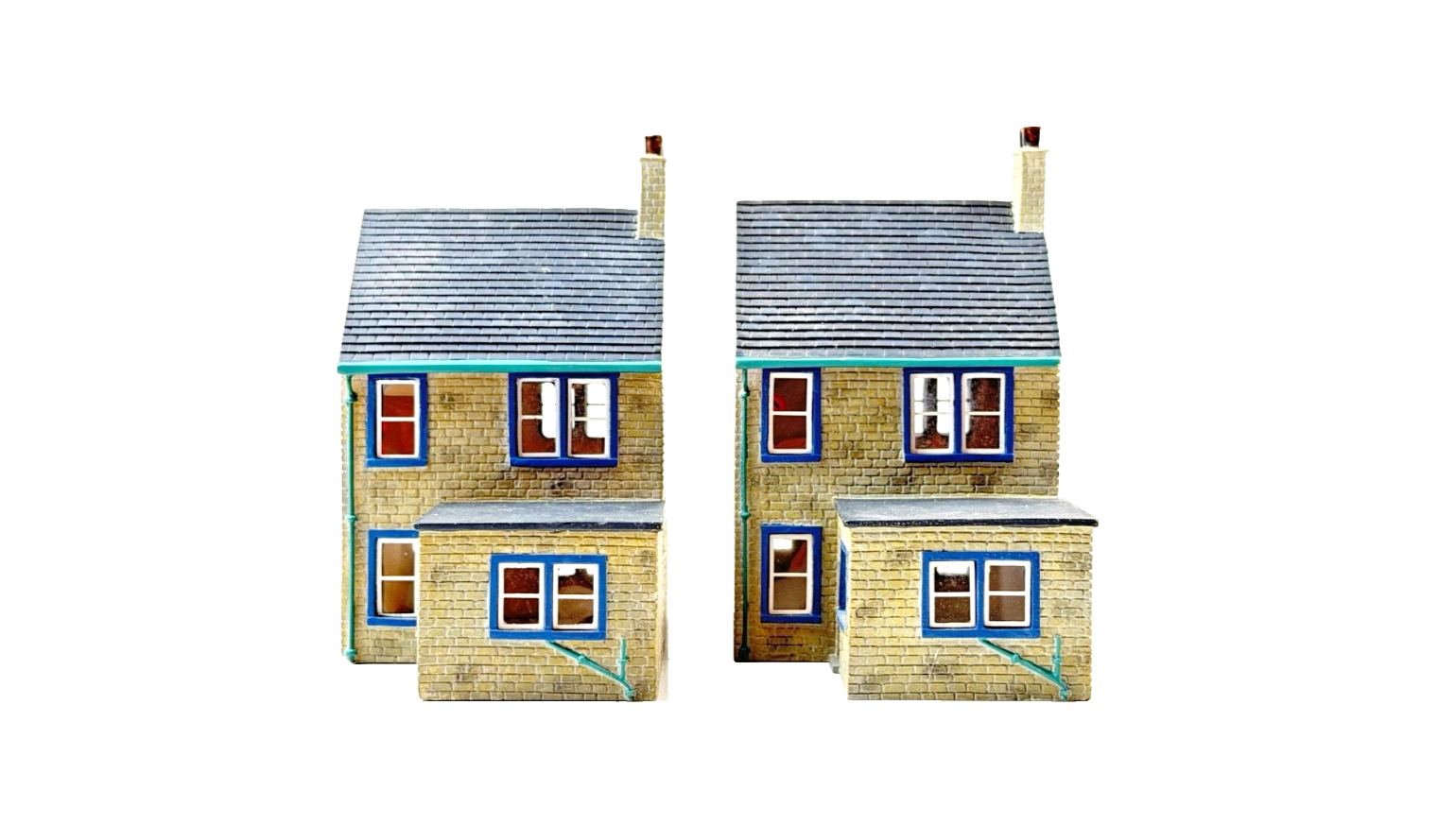 HORNBY 00 GAUGE SKALEDALE - R8753 - SMALL STONE COTTAGE X 2 UNBOXED