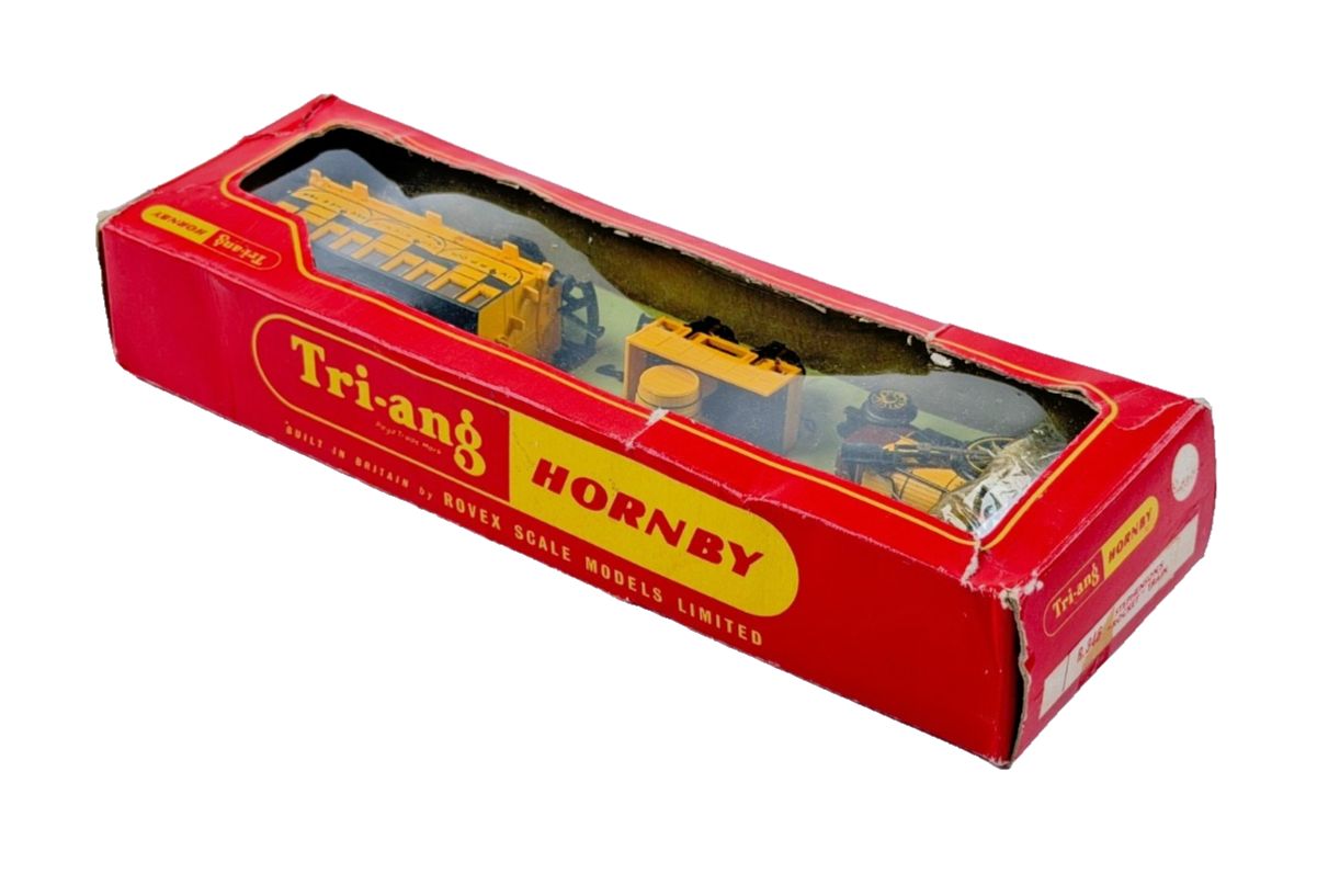 TRIANG RAILWAYS 00 GAUGE - R346 - STEPHENSON'S ROCKET & EXTRA COACH - SPARES