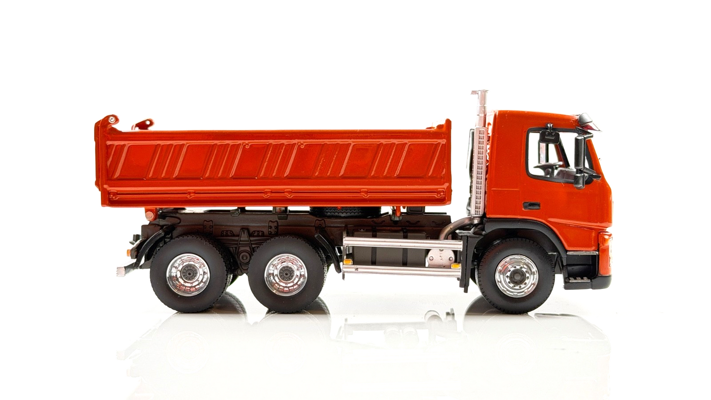 MOTORART 1/50 SCALE - FM9 CONSTRUCTION VOLVO TIPPER TRUCK ORANGE BOXED