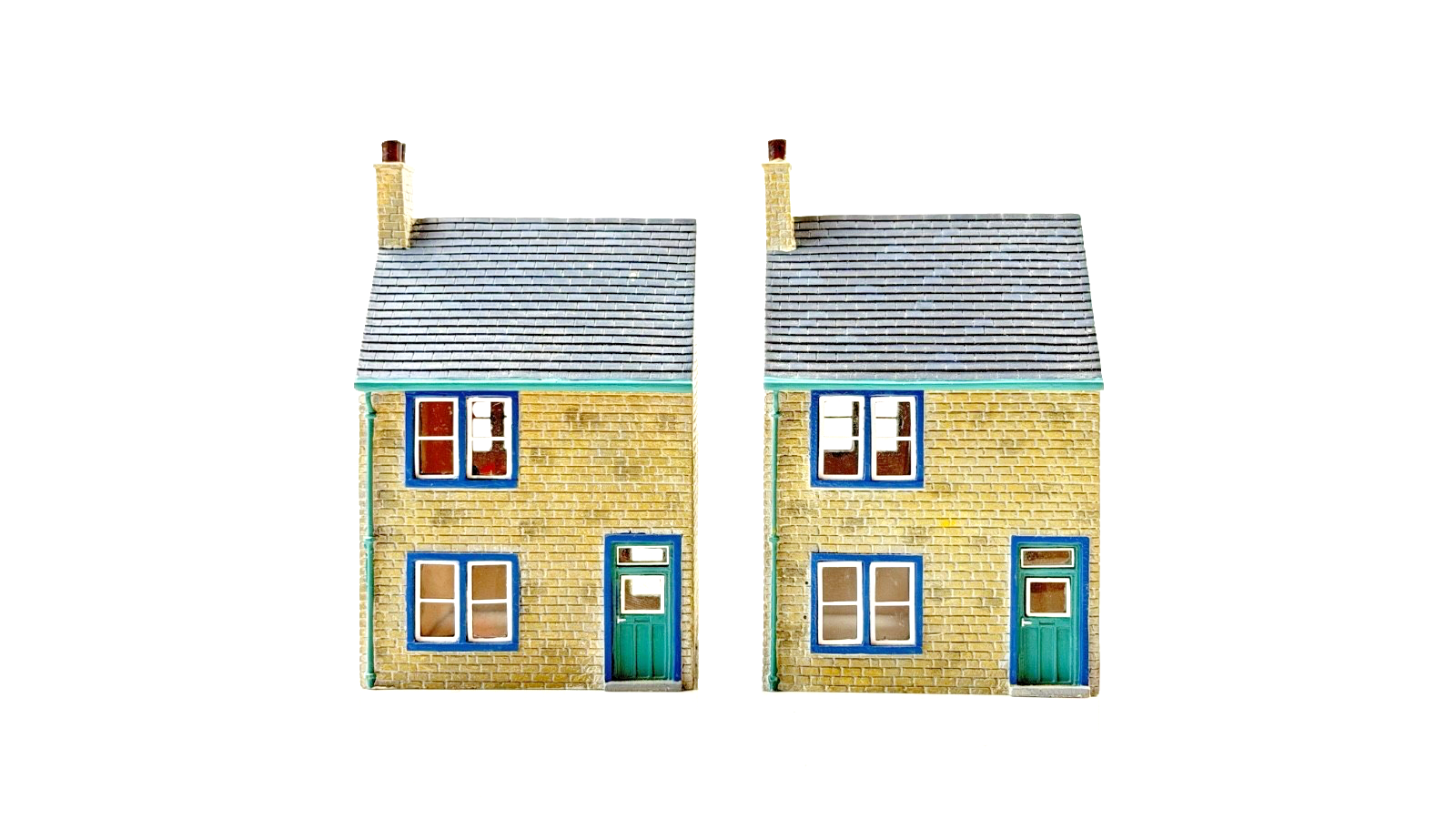 HORNBY 00 GAUGE SKALEDALE - R8753 - SMALL STONE COTTAGE X 2 UNBOXED