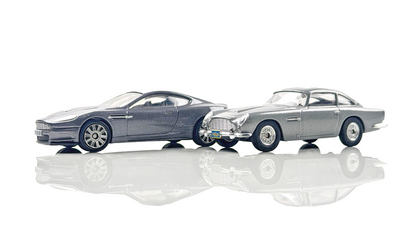 CORGI 1/64 SCALE - ASTON MARTIN VANQUISH & DB5 JAMES BOND 007 UNBOXED