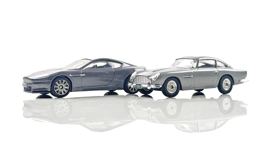 CORGI 1/64 SCALE - ASTON MARTIN VANQUISH & DB5 JAMES BOND 007 UNBOXED