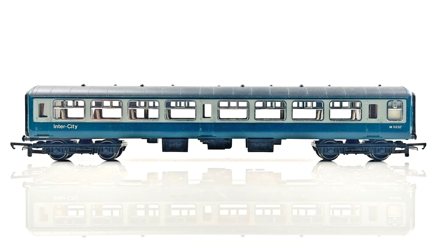 HORNBY 00 GAUGE - RAKE OF 4 BR BLUE GREY MK1/MK2 PLAYWORN COACHES - UNBOXED