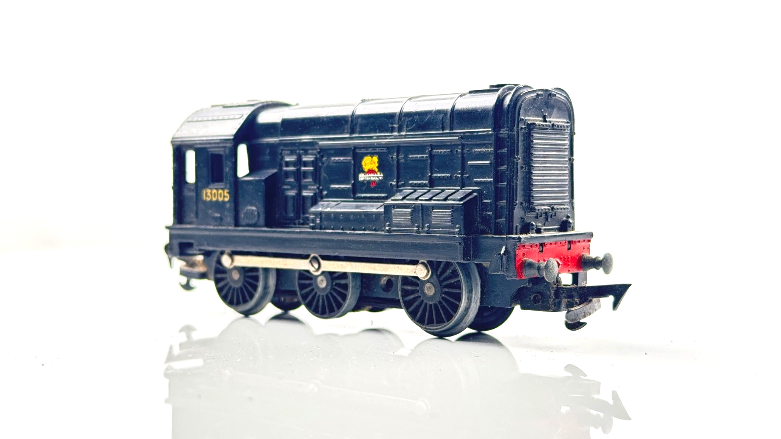 TRIANG 00 GAUGE - CLASS 08 DIESEL SHUNTER 13005 BR BLACK - SPARES REPAIRS