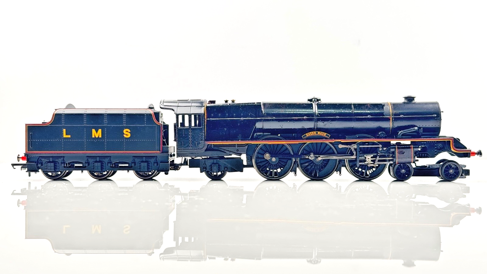 HORNBY 00 GAUGE - LMS BLACK 4-6-2 PRINCESS 'QUEEN MAUD' 6211 - UNBOXED REPAINTED