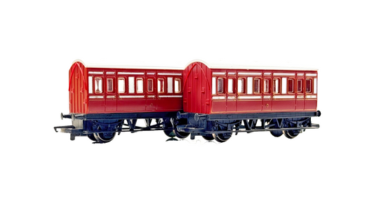 HORNBY 00 GAUGE - RAKE OF 2 CALEDONIAN FOUR WHEEL PASSENGER COACHES - UNBOXED