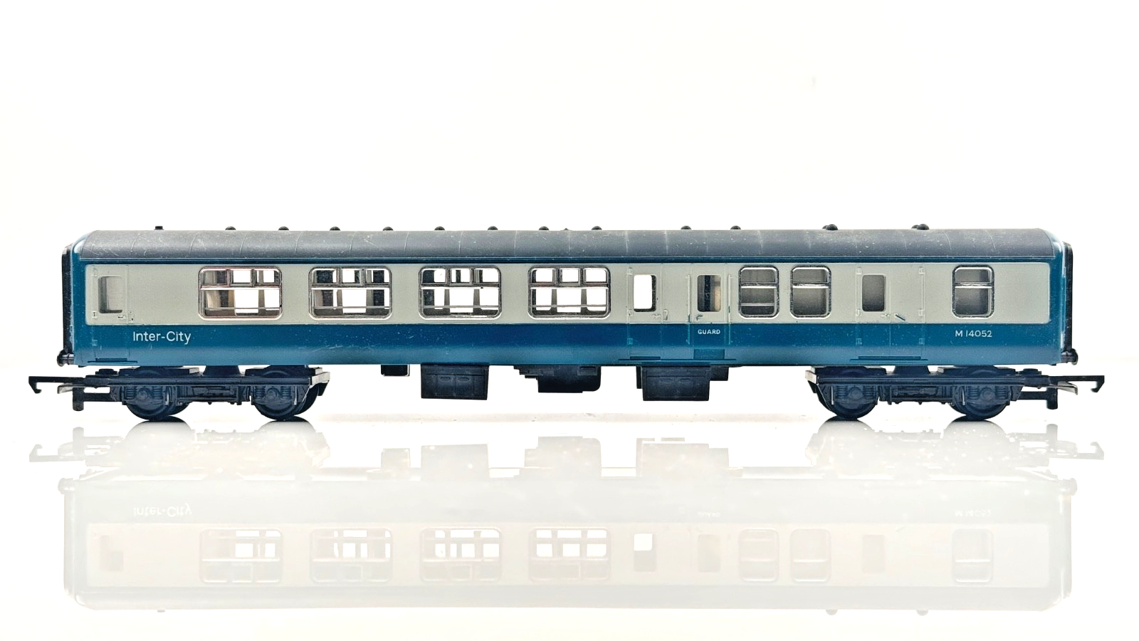 HORNBY 00 GAUGE - RAKE OF 4 BR BLUE GREY MK1/MK2 PLAYWORN COACHES - UNBOXED