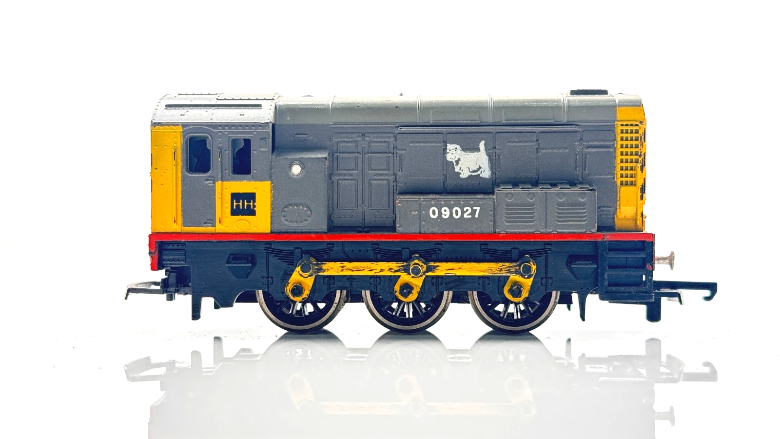 LIMA 00 GAUGE - NON MOTORISED CLASS 09 DIESEL SHUNTER DUMMY HH RAILFREIGHT 09027