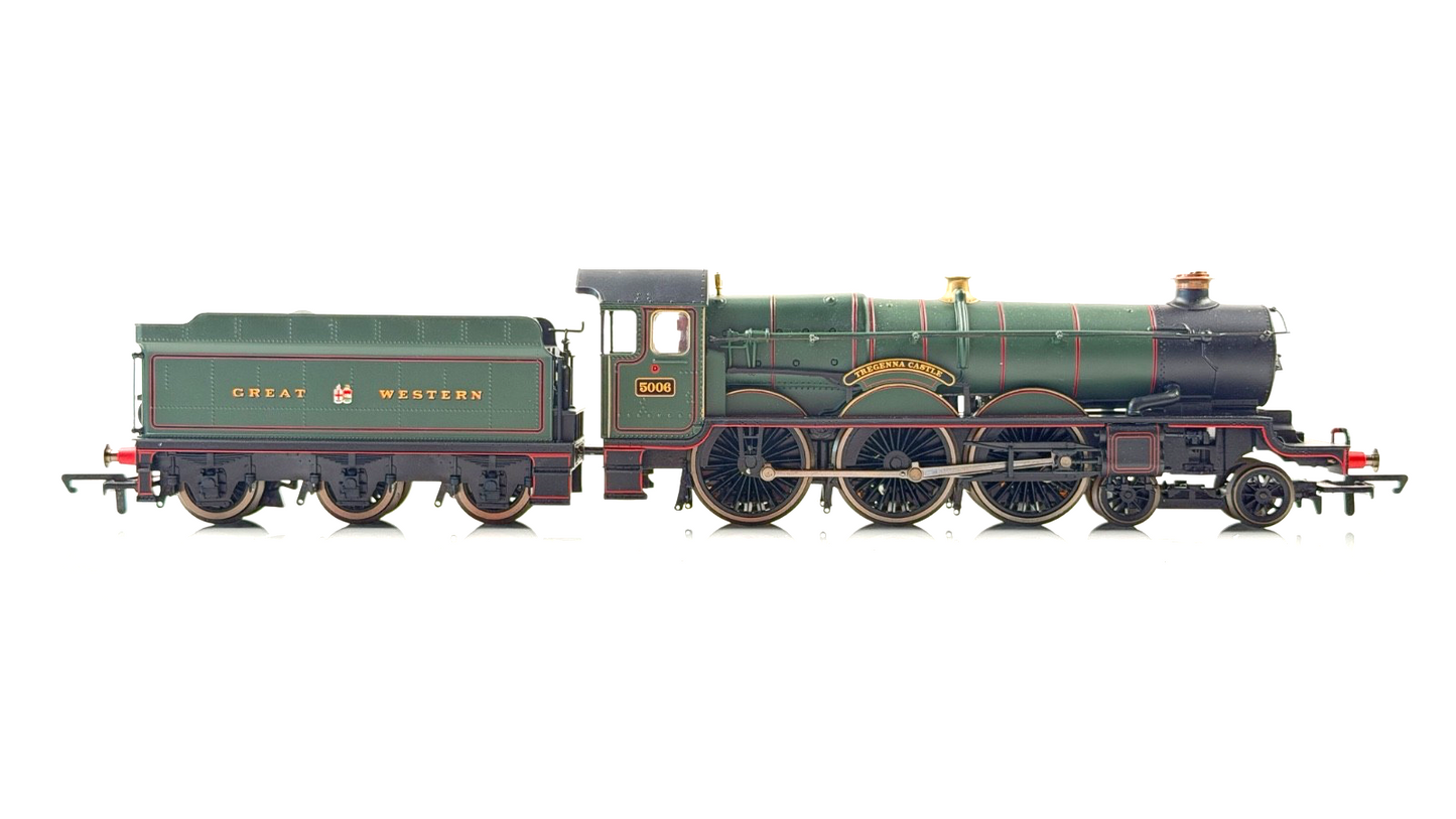 HORNBY 00 GAUGE - R2600M - CHELTENHAM FLYER GWR TREGENNA CASTLE & COACHES PACK 2