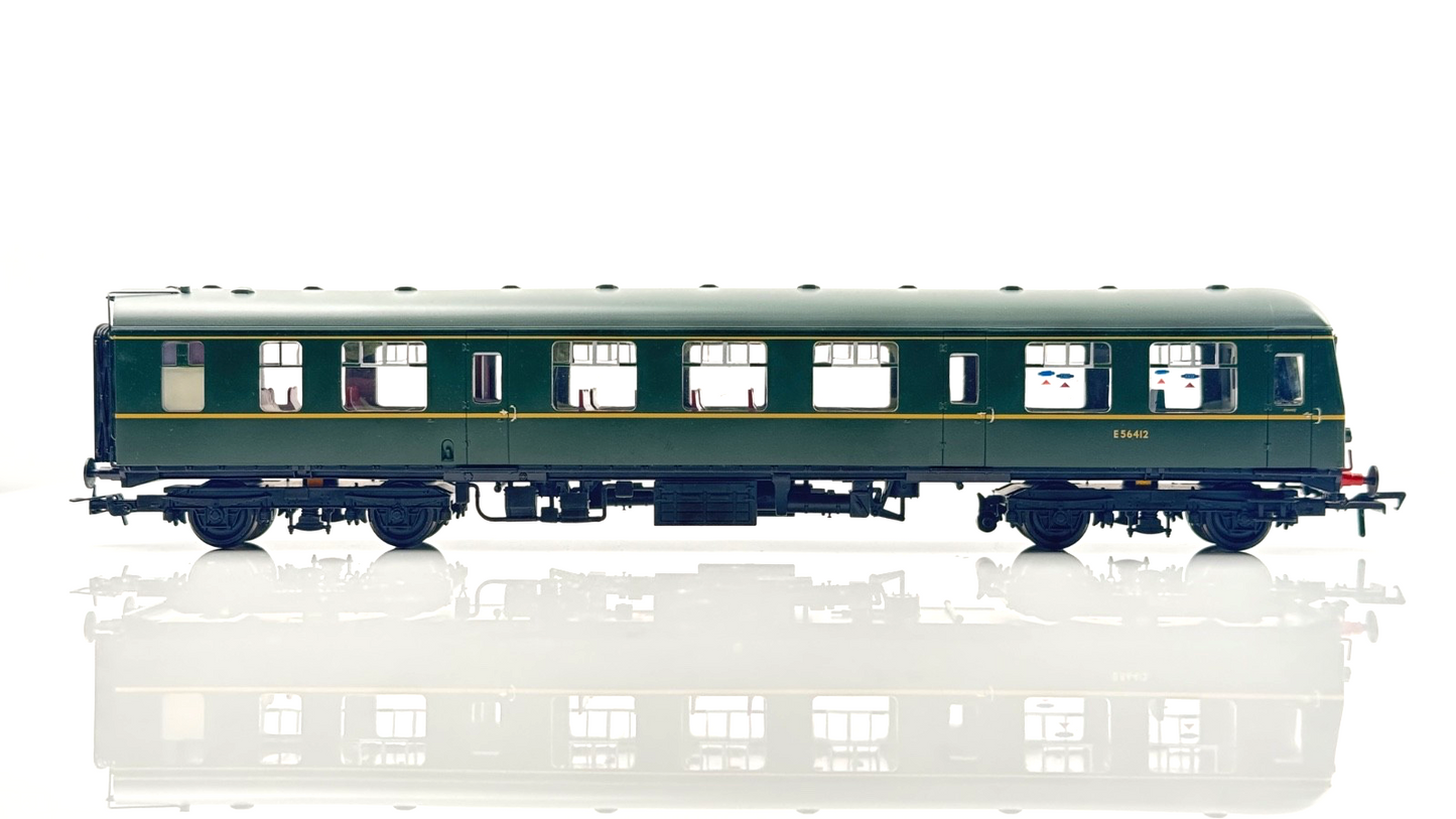 BACHMANN 00 GAUGE - 31-326 - CLASS 105 TWO CAR DMU BR GREEN SPEED WHISKERS BOXED