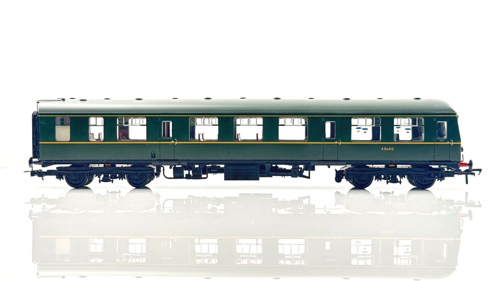 BACHMANN 00 GAUGE - 31-326 - CLASS 105 TWO CAR DMU BR GREEN SPEED WHISKERS BOXED