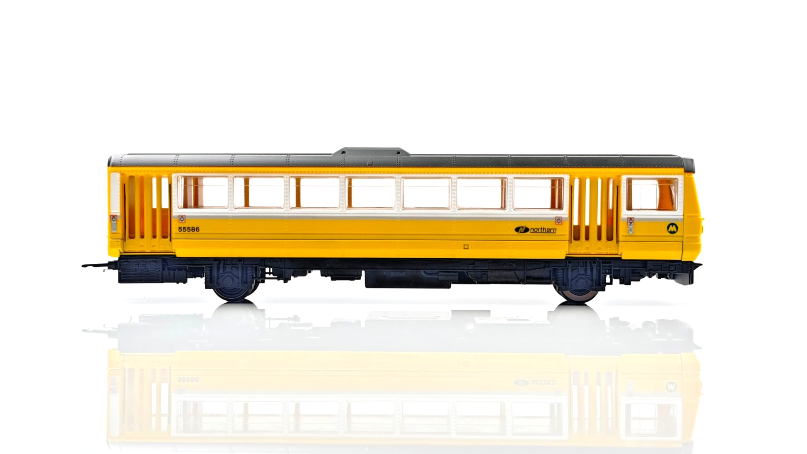 HORNBY 00 GAUGE - R2611 - CLASS 142 PACER MERSEY RAILWAYS NORTHERN 142045 BOXED